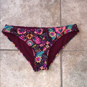 Floral bathing suit bottoms, size M